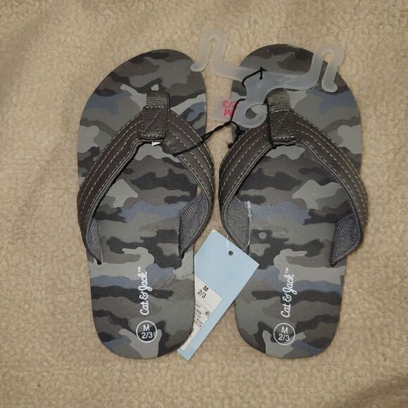 Cat @ jack flip flops. - Picture 1 of 4